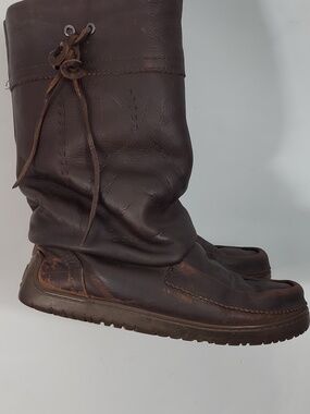 manitobah mukluks Size 7